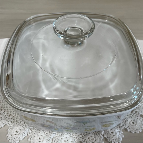 Beautiful Vintage Corningware Pastel Flowers Pattern 1.5 litre with lid. - Picture 3 of 6